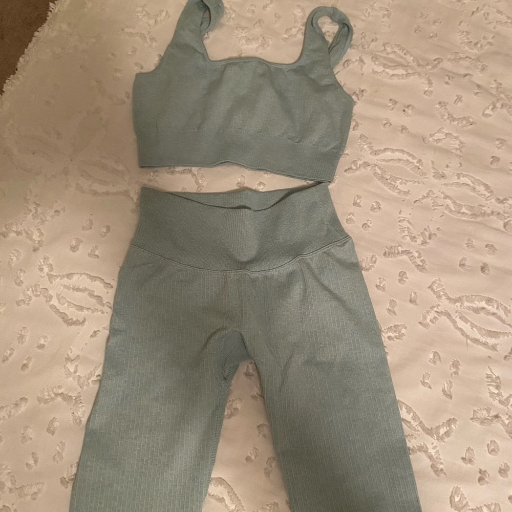Amazon workout set size S